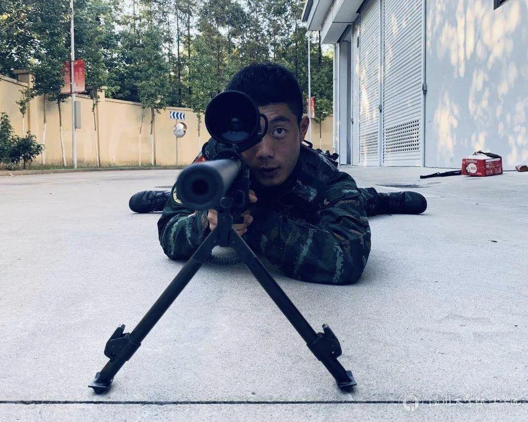 巫俊杰.jpg