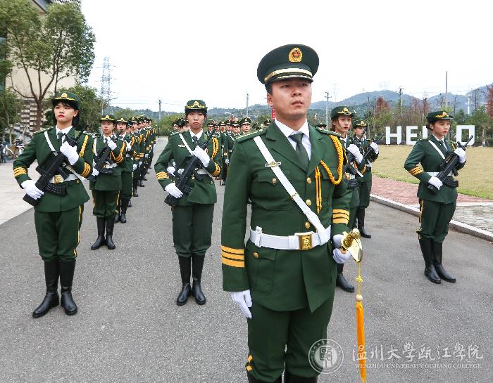 2020年元旦升国旗仪式 护卫队护旗2.jpg
