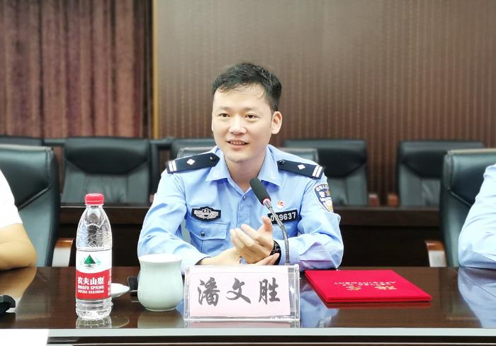 潘照片你选择一张喜欢的.jpg