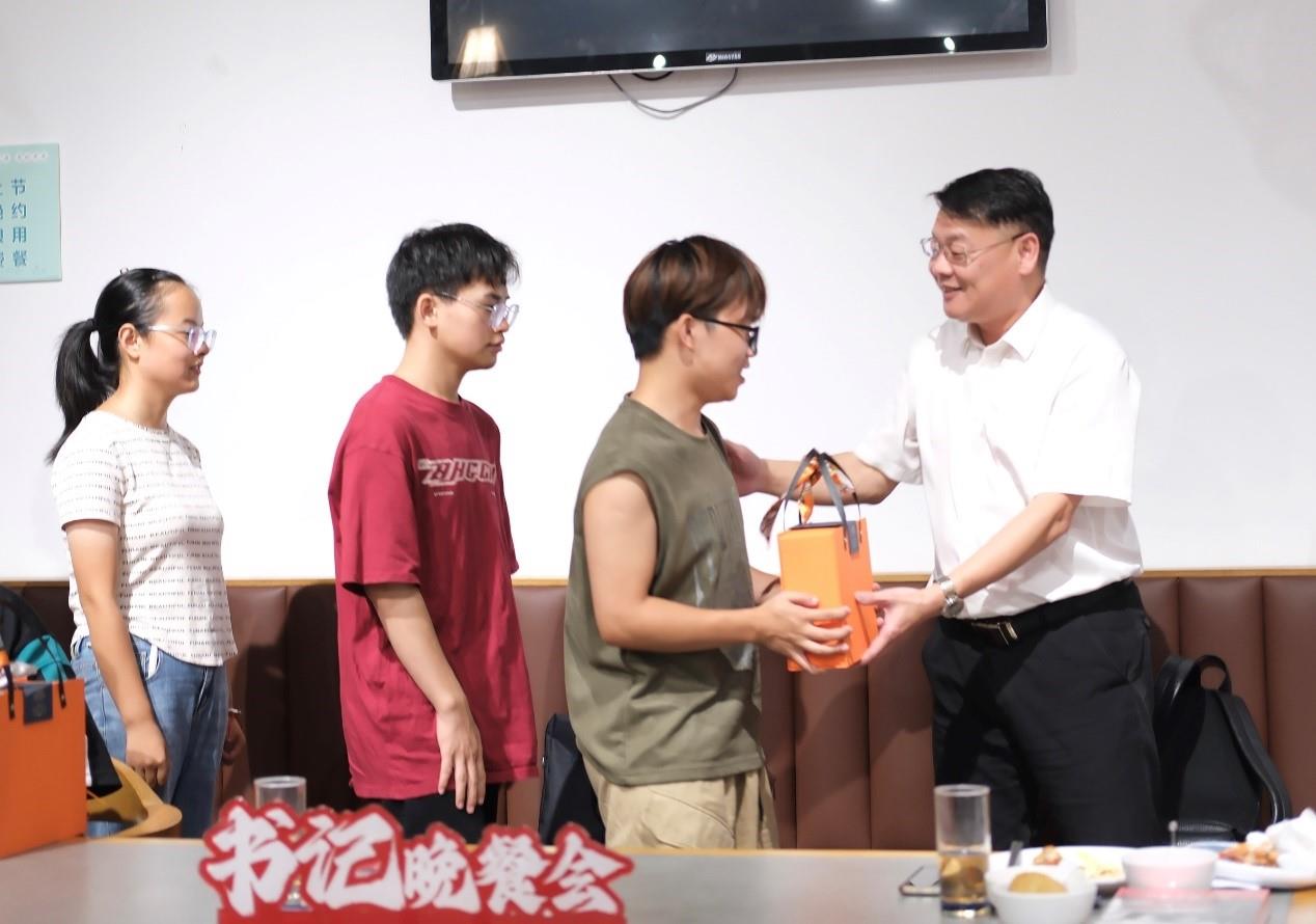 第六期书记晚餐会4.jpg