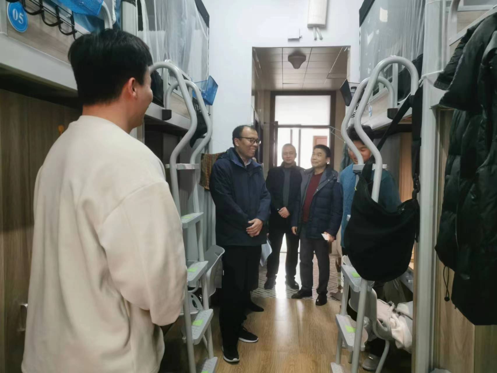 建工学院教师下寝照片1.jpg
