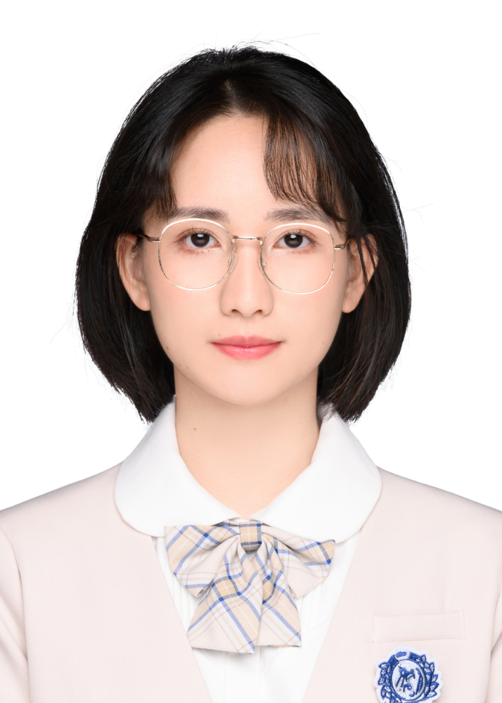 吕晨怡证件照.jpg